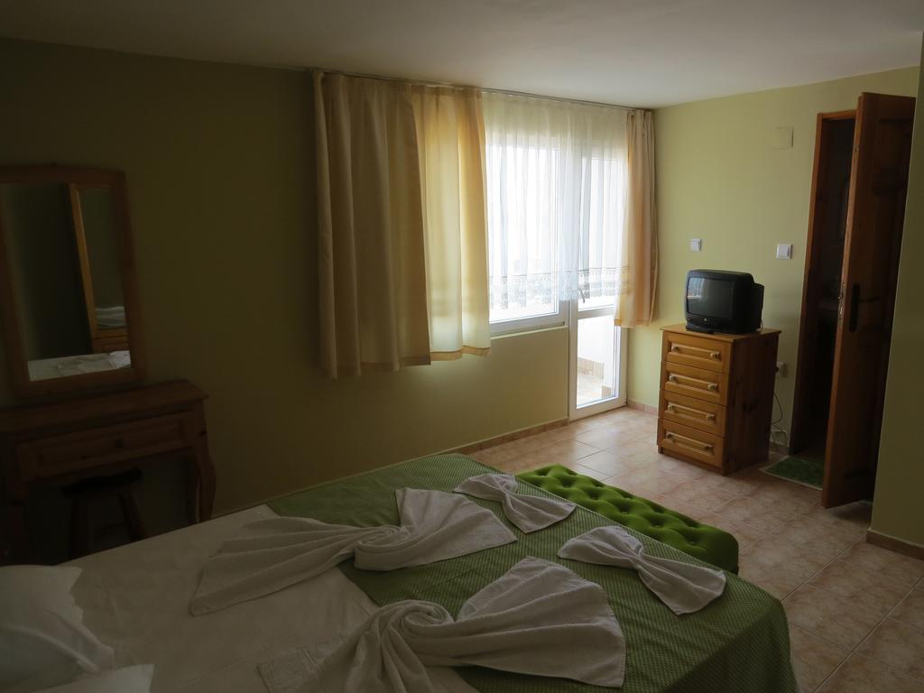 Family Hotel Sofi Sozopol Room photo