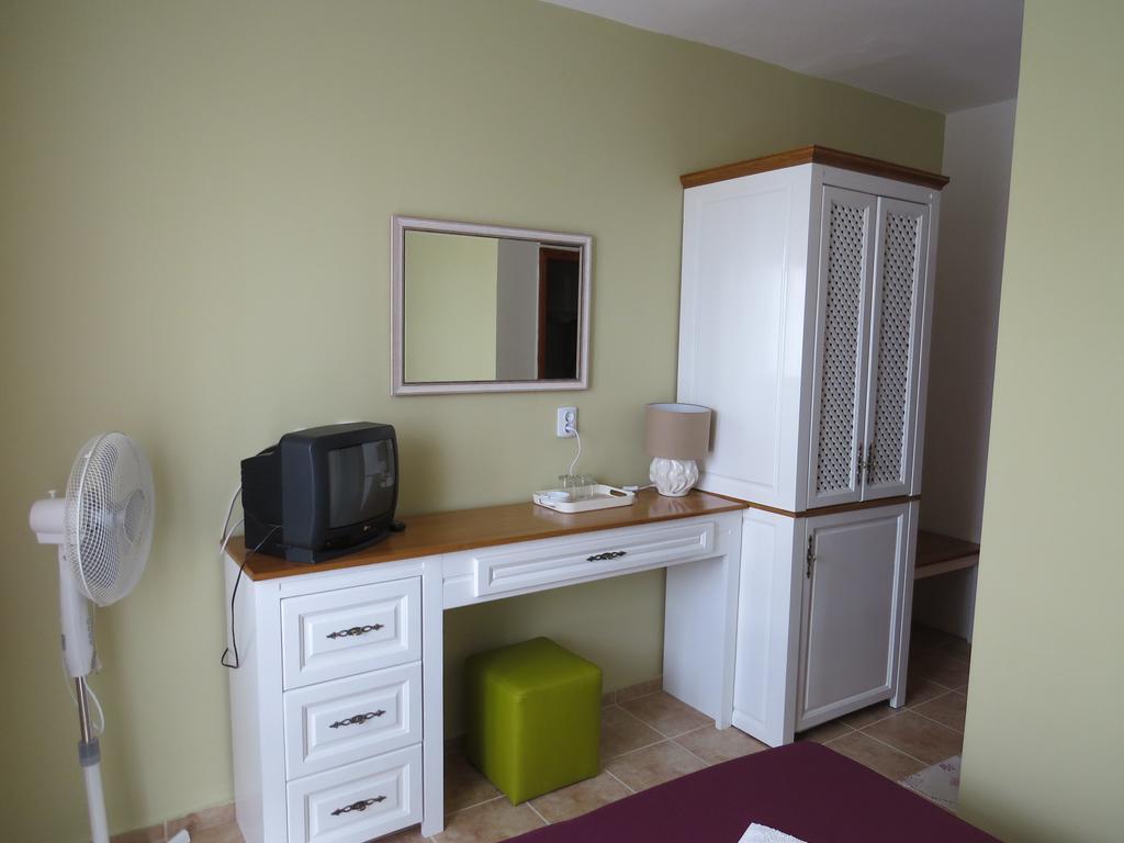 Family Hotel Sofi Sozopol Room photo